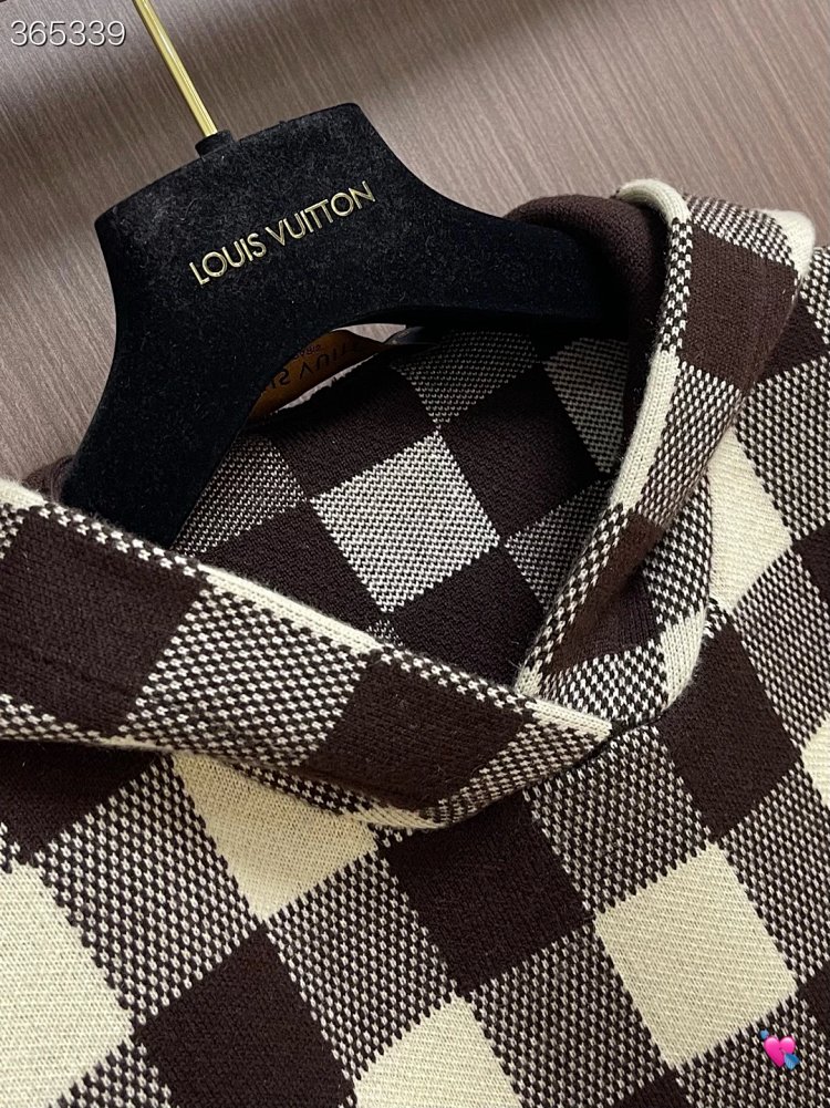 Louis Vuitton2026 New Men's Fashion Casual Letter Embroidery Color blocked Grid Knitted Hoodie卫衣 | Y
