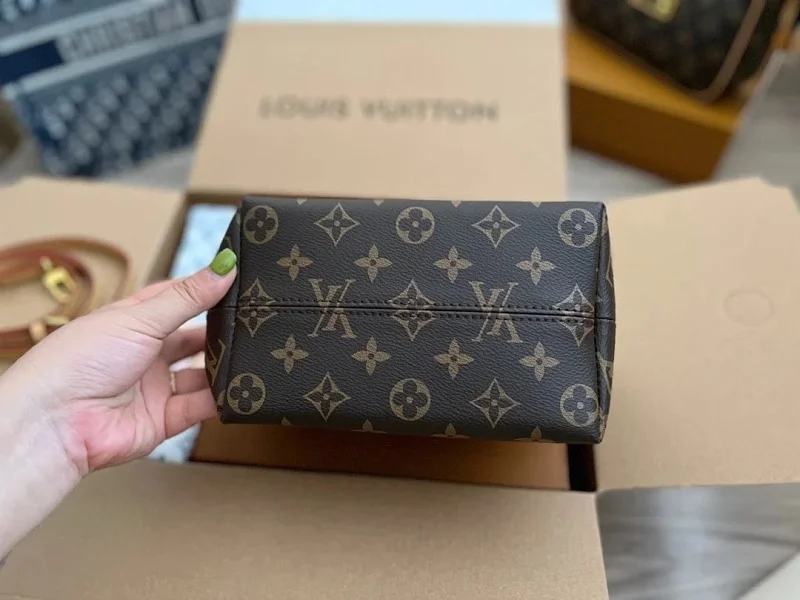Louis Vuitton's new high-quality versatile single shoulder crossbody bag for wom