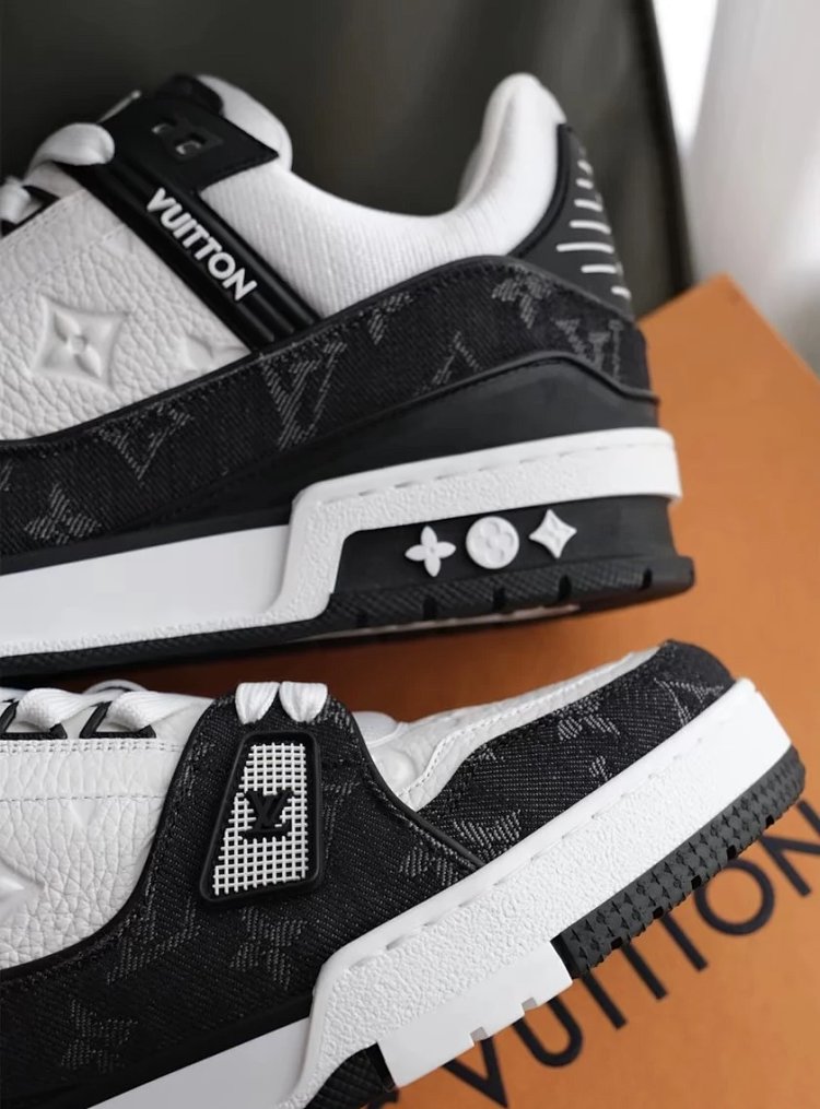 Louis Vuitton   Light luxury men's shoes, board shoes, trendy shoes, thick soled shoes, donkey low t