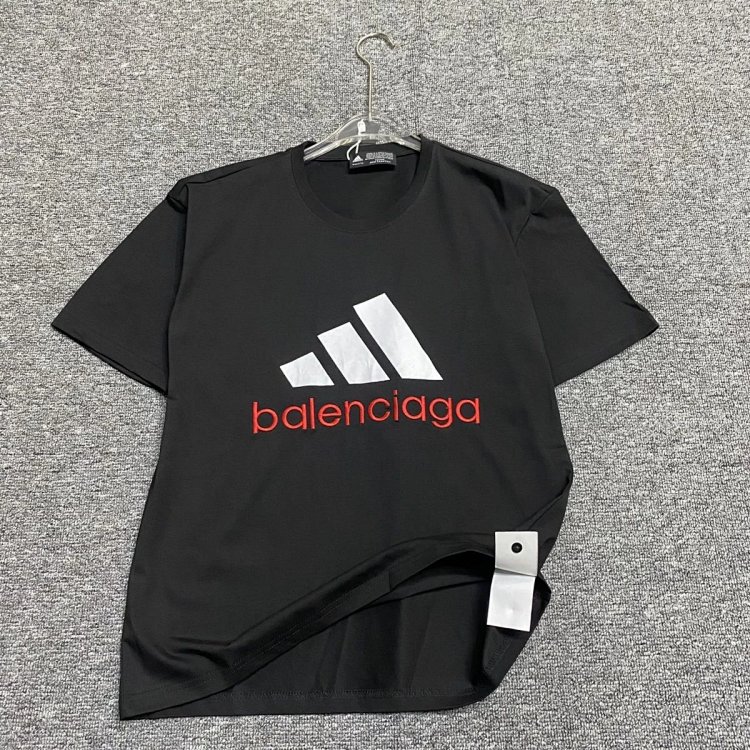 Balenciaga Adidas Joint Short Sleeve Fashion Show with Large Logo | Yoyubuy Spreadsheet