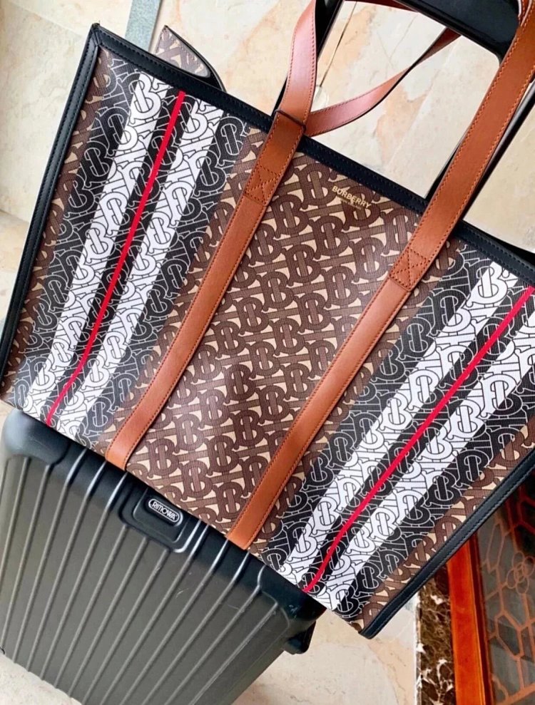 Burberry Original Tote Bag Shopping Bag Original Single Handbag Handbag Single Shoulder Crossbody Ba