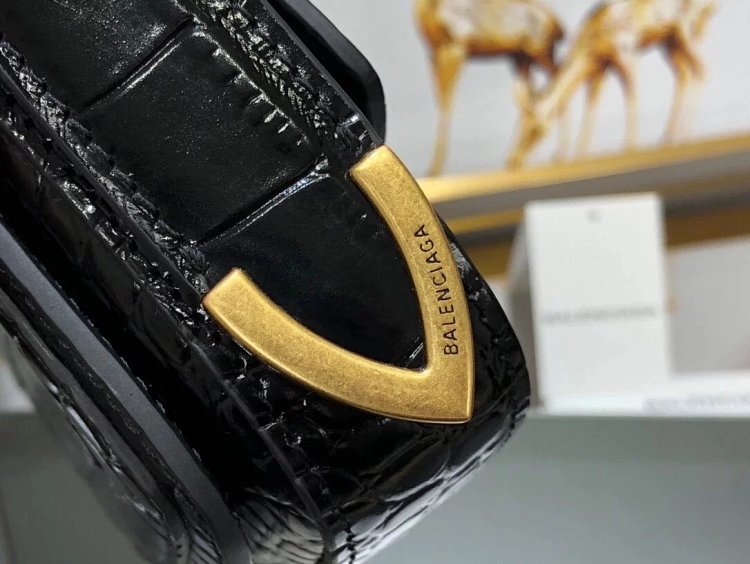 Balenciaga Crocodile Pattern Head Layer Calfskin Single Shoulder Handheld Underarm Bag Women's Bag |