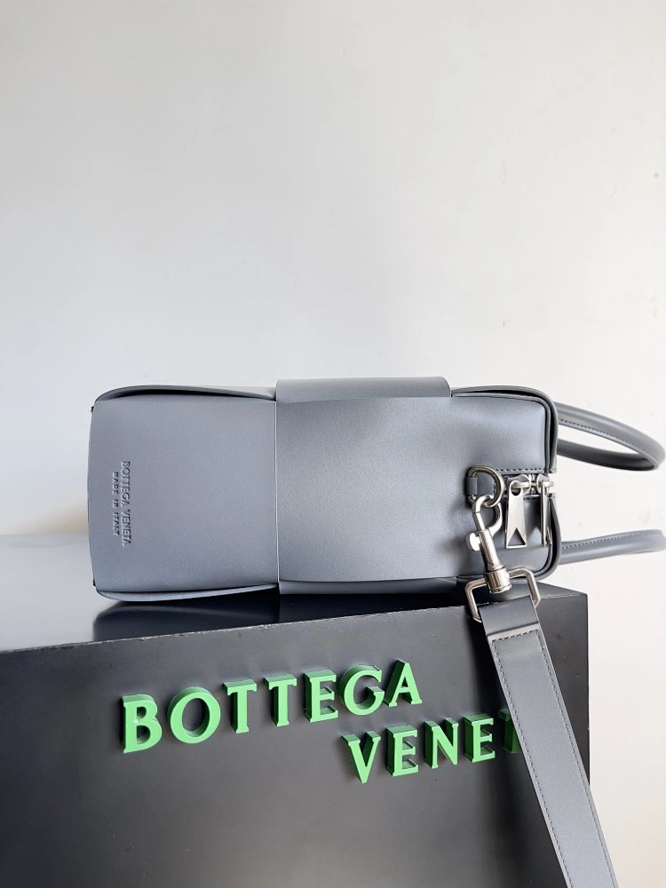 Bottega Veneta Large Grid Knitted Men's briefcase | Yoyubuy Spreadsheet