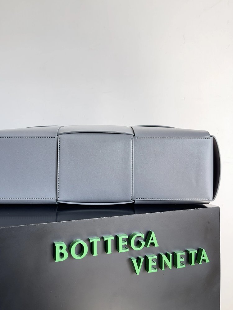Bottega Veneta Large Grid Knitted Men's briefcase | Yoyubuy Spreadsheet