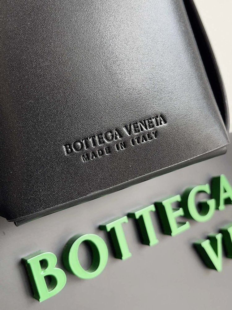 Bottega Veneta Large Grid Knitted Men's briefcase | Yoyubuy Spreadsheet