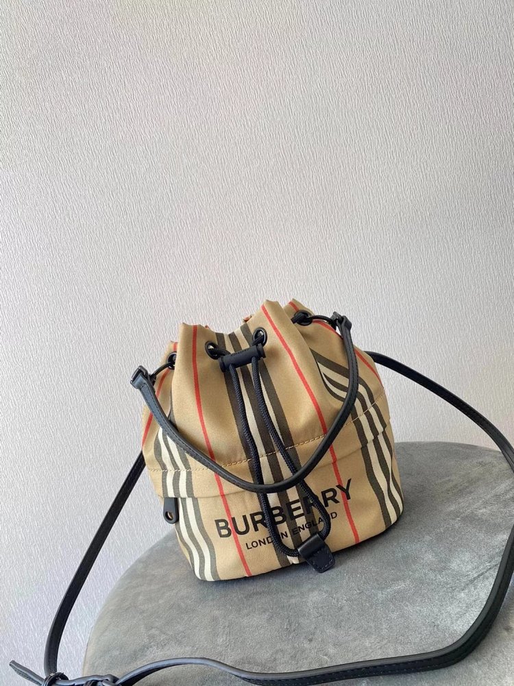 Burberry storage classic plaid canvas bucket bag drawstring bag | Yoyubuy Spreadsheet