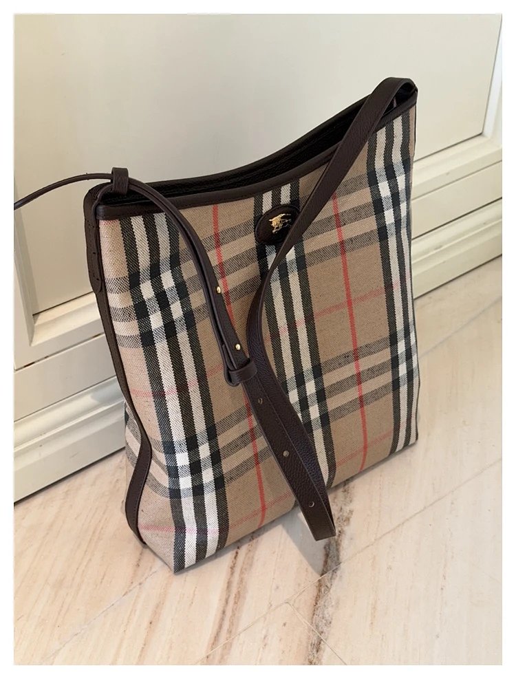 Burberry  Classic British plaid crossbody bag | Yoyubuy Spreadsheet