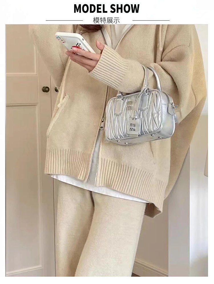 miumiu  Retro leather crossbody bag