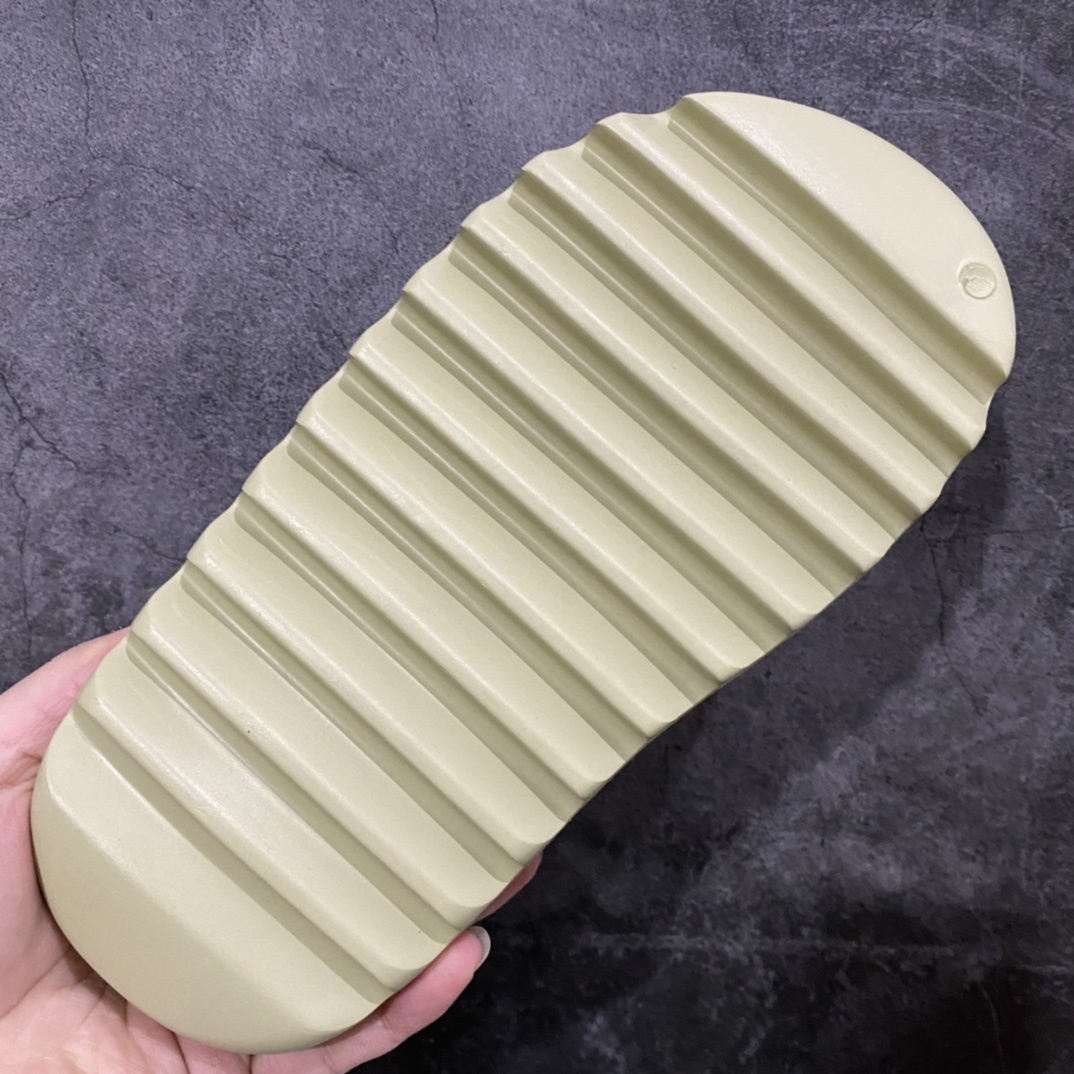 Adidas slippers T538022 | Yoyubuy Spreadsheet