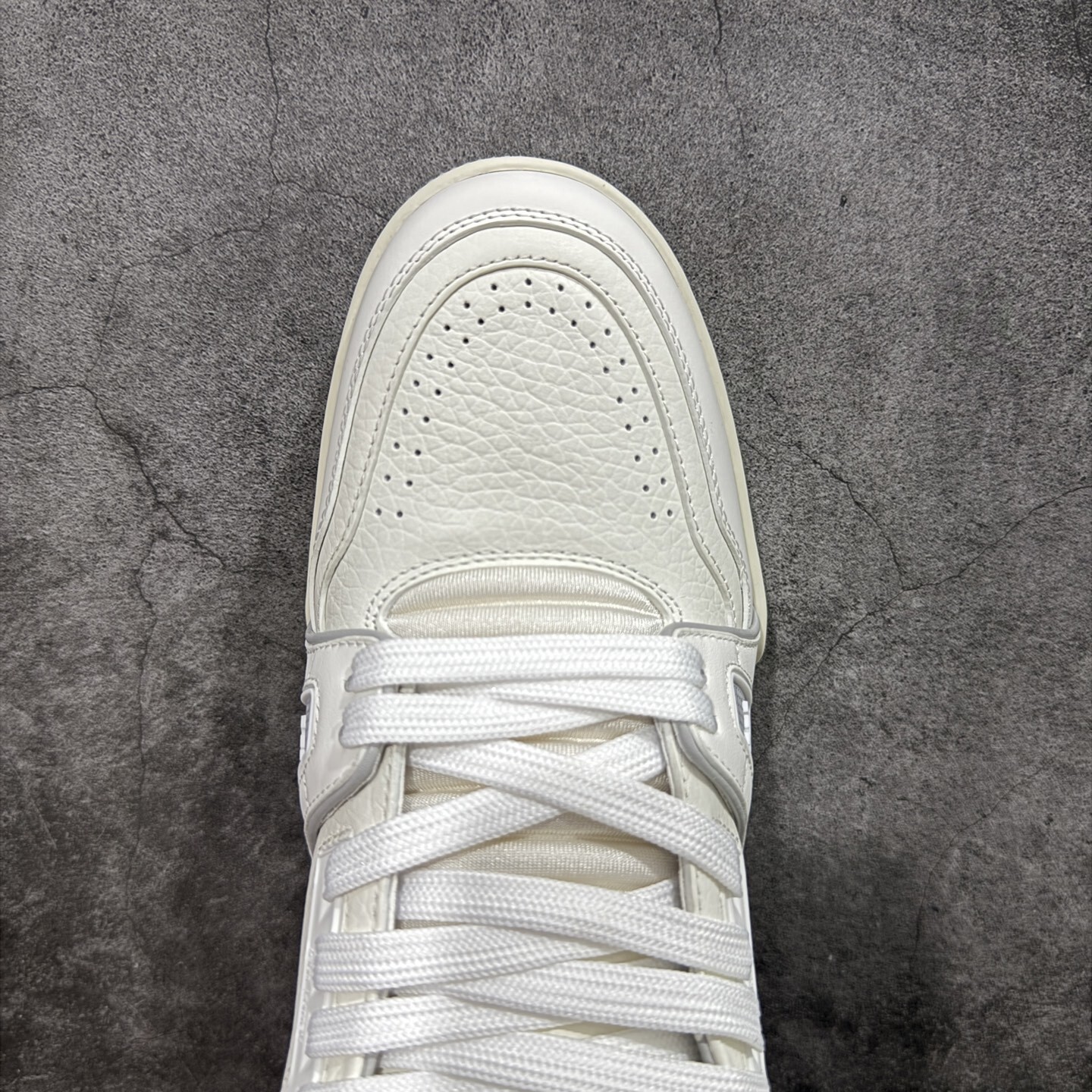 Louis Vuitton  Trainer Sneaker T538002 | Yoyubuy Spreadsheet