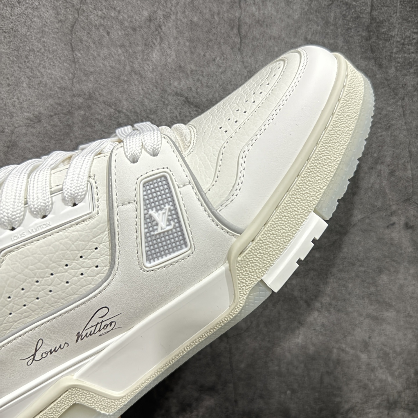 Louis Vuitton  Trainer Sneaker T538002 | Yoyubuy Spreadsheet
