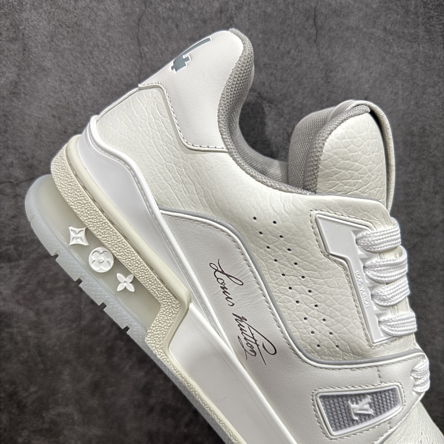 Louis Vuitton  Trainer Sneaker T538002 | Yoyubuy Spreadsheet