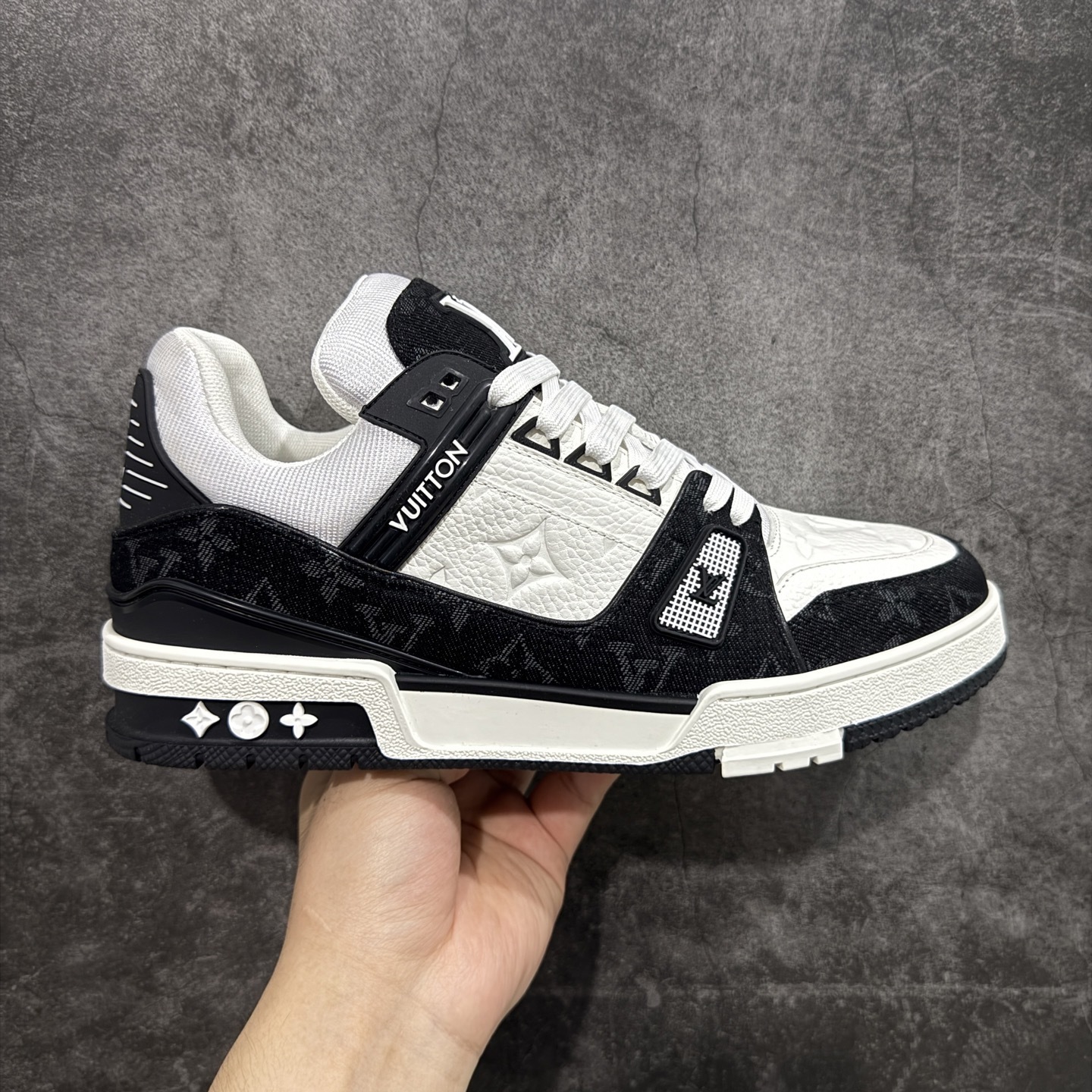 Louis Vuitton  Trainer Sneaker T538004 | Yoyubuy Spreadsheet
