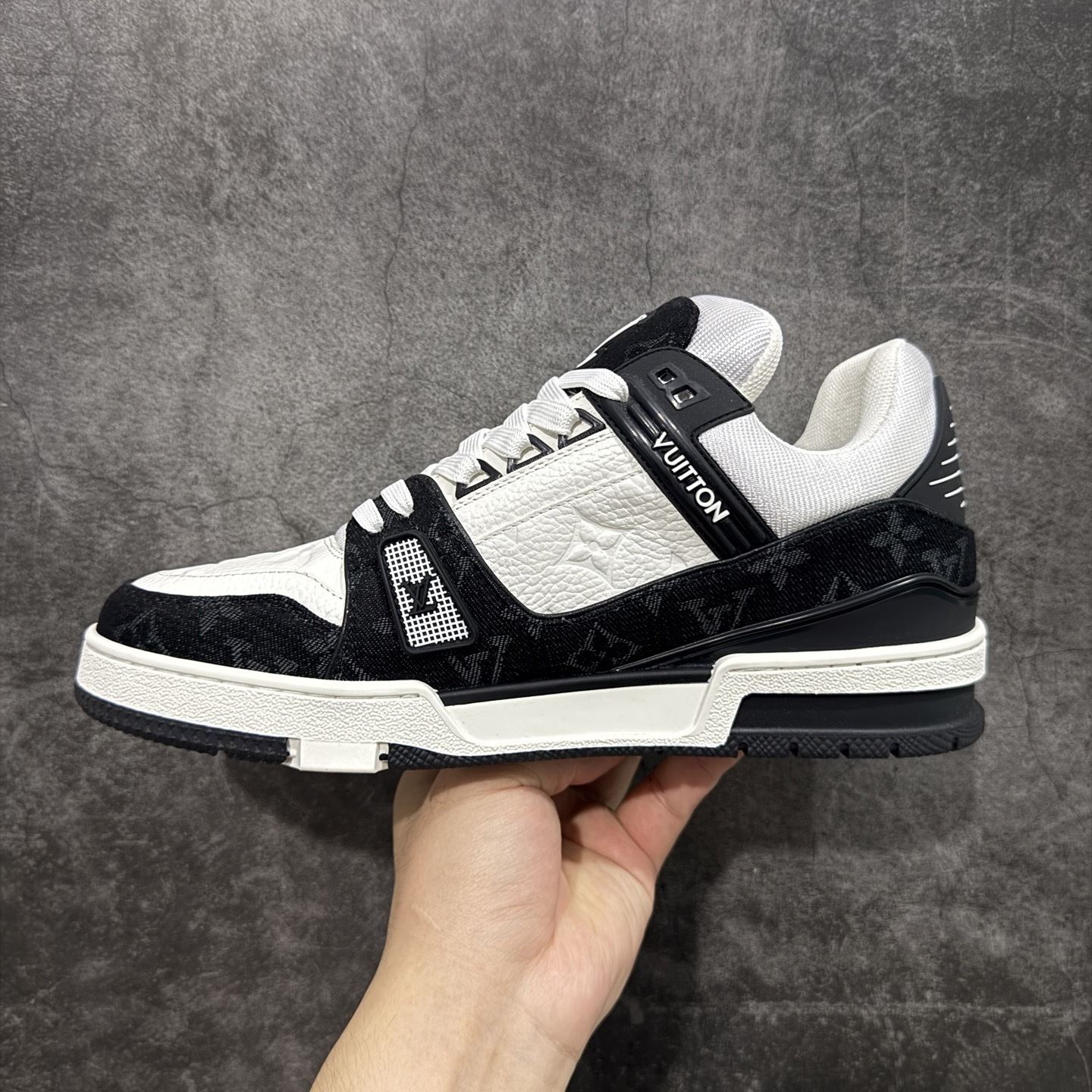 Louis Vuitton  Trainer Sneaker T538004 | Yoyubuy Spreadsheet