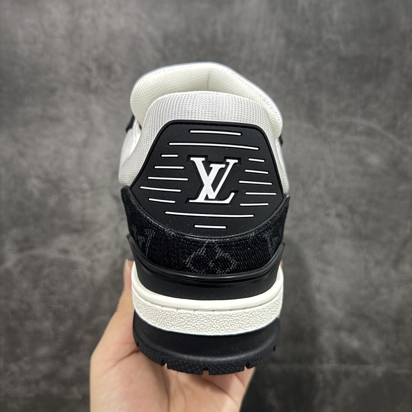 Louis Vuitton  Trainer Sneaker T538004 | Yoyubuy Spreadsheet
