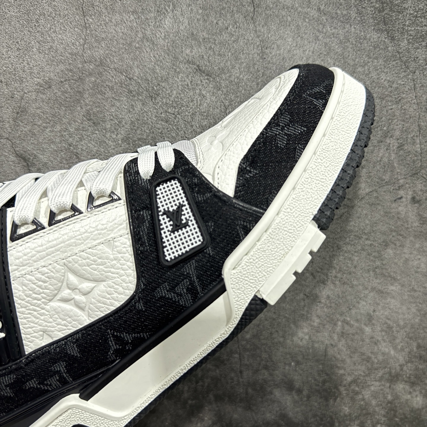 Louis Vuitton  Trainer Sneaker T538004 | Yoyubuy Spreadsheet