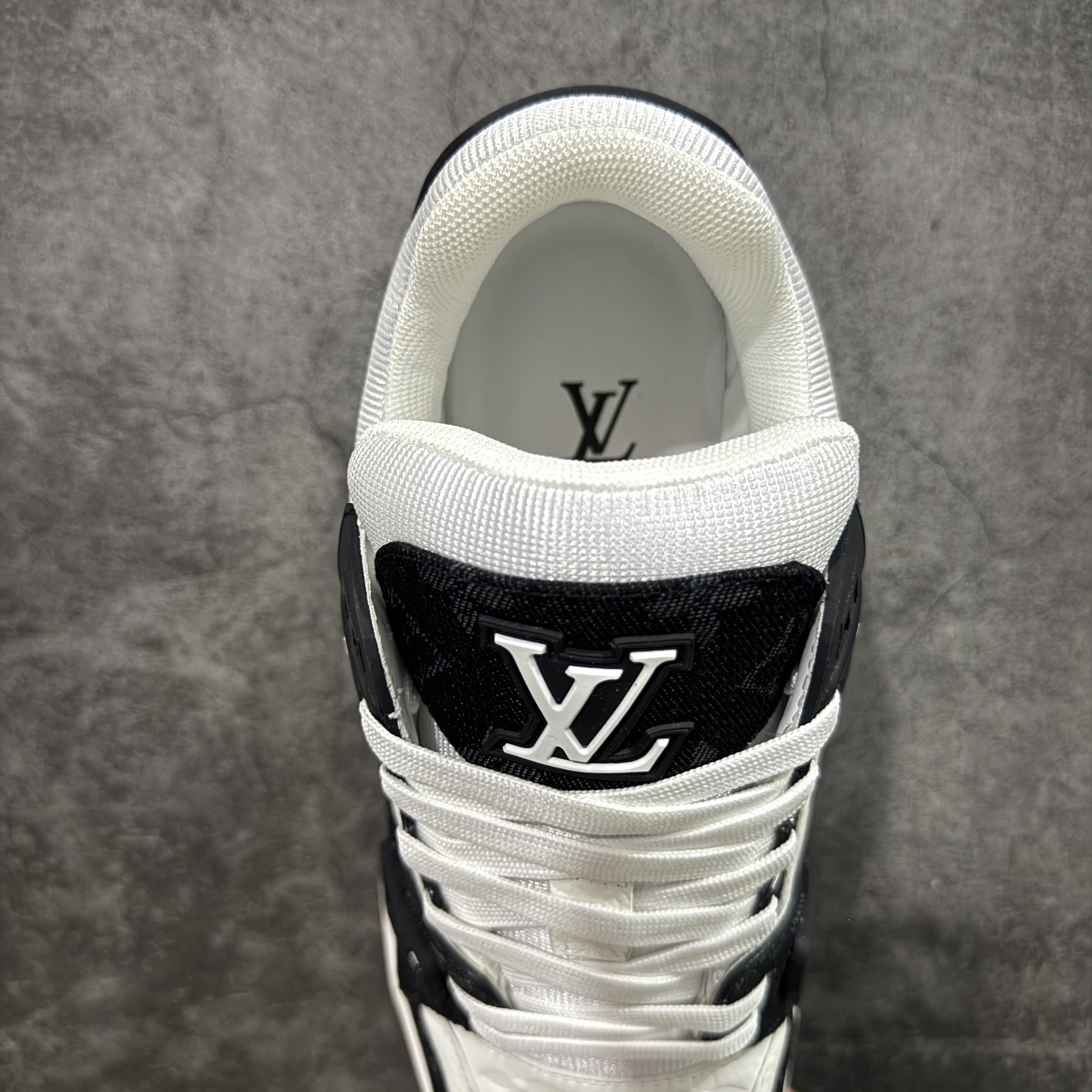 Louis Vuitton  Trainer Sneaker T538004 | Yoyubuy Spreadsheet