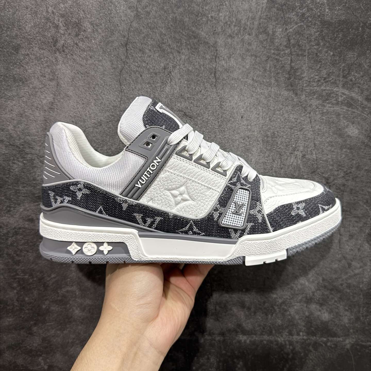 Louis Vuitton  Trainer Sneaker T538003 | Yoyubuy Spreadsheet