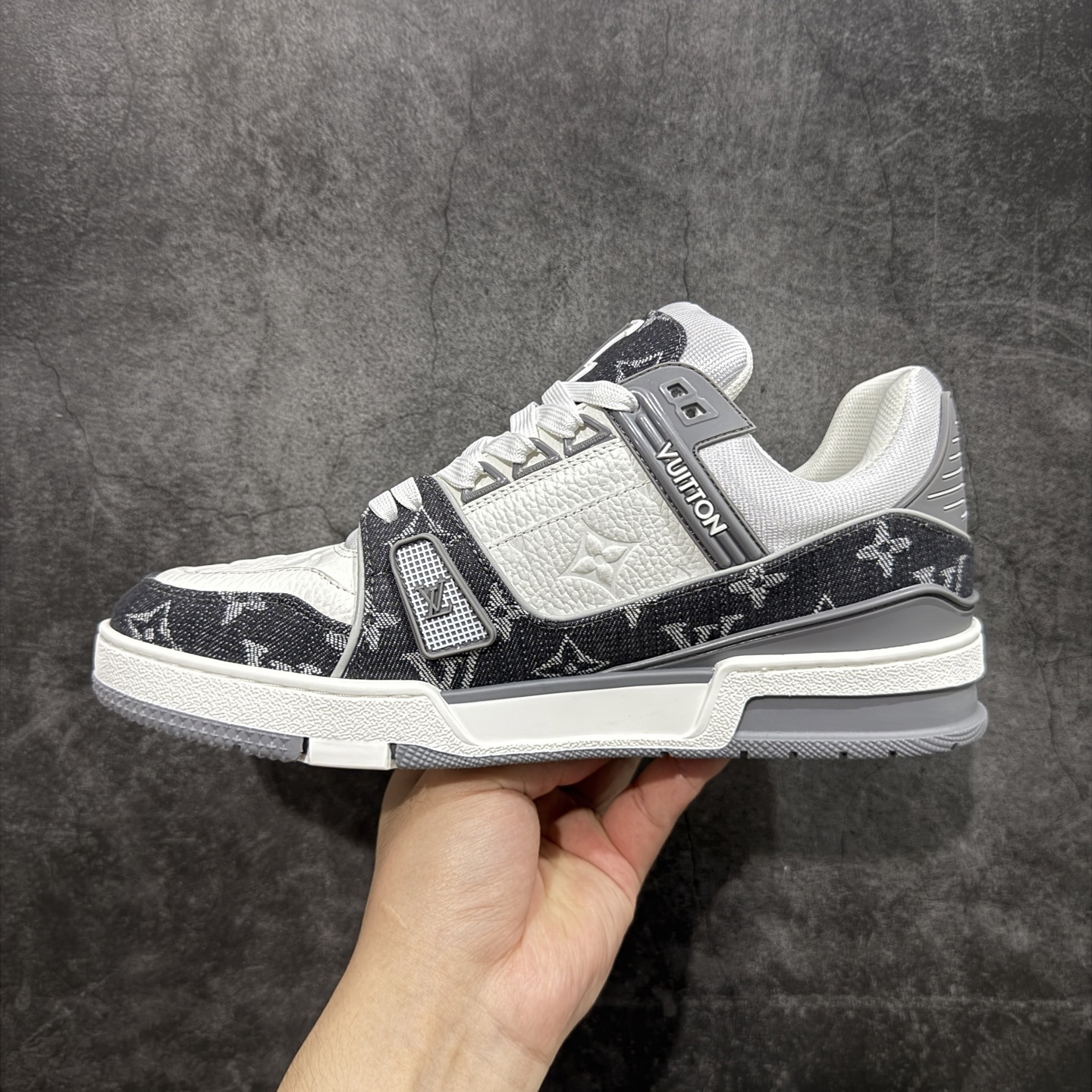 Louis Vuitton  Trainer Sneaker T538003 | Yoyubuy Spreadsheet