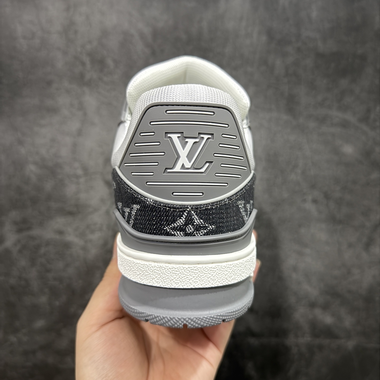Louis Vuitton  Trainer Sneaker T538003 | Yoyubuy Spreadsheet