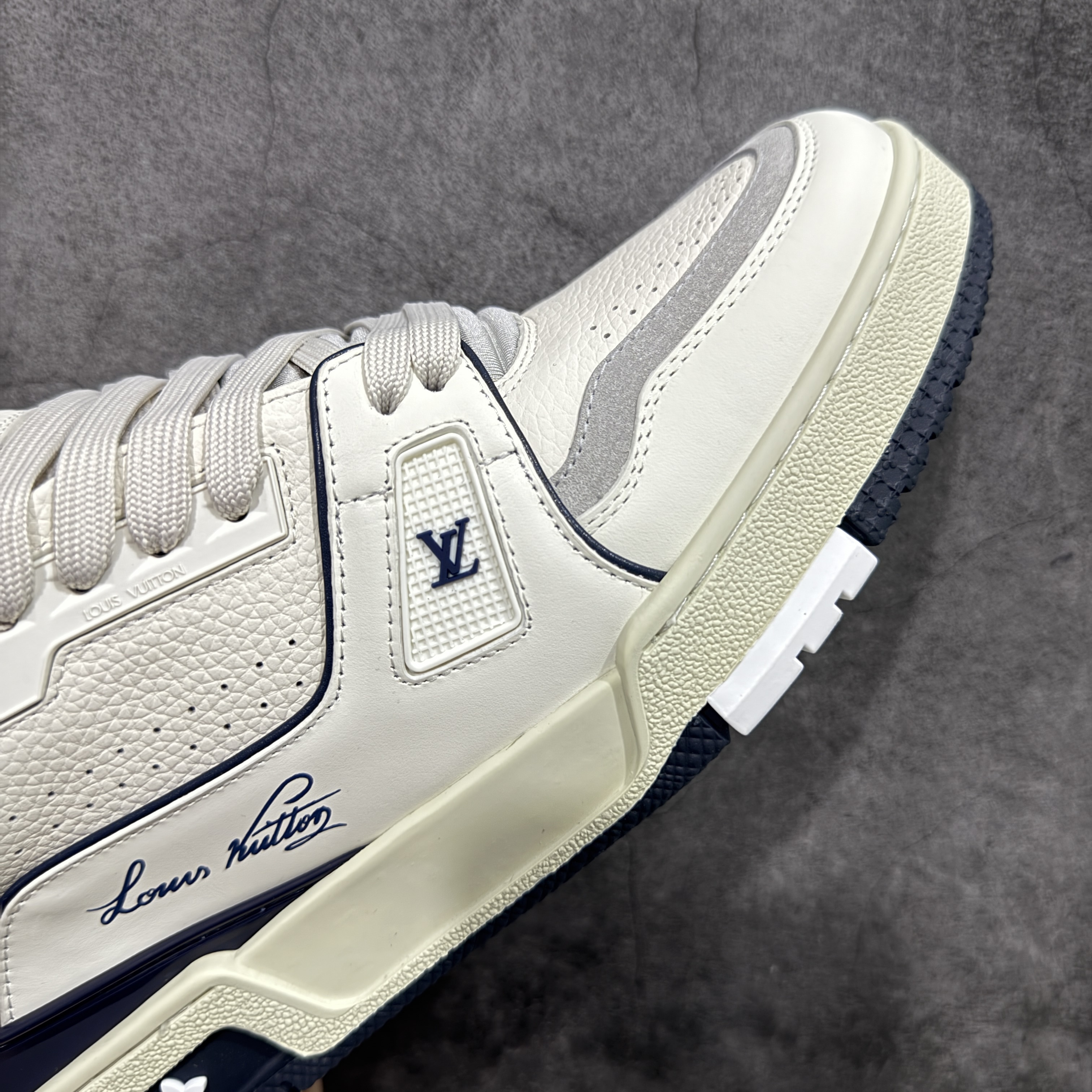 Louis Vuitton  Trainer Sneaker T538006 | Yoyubuy Spreadsheet