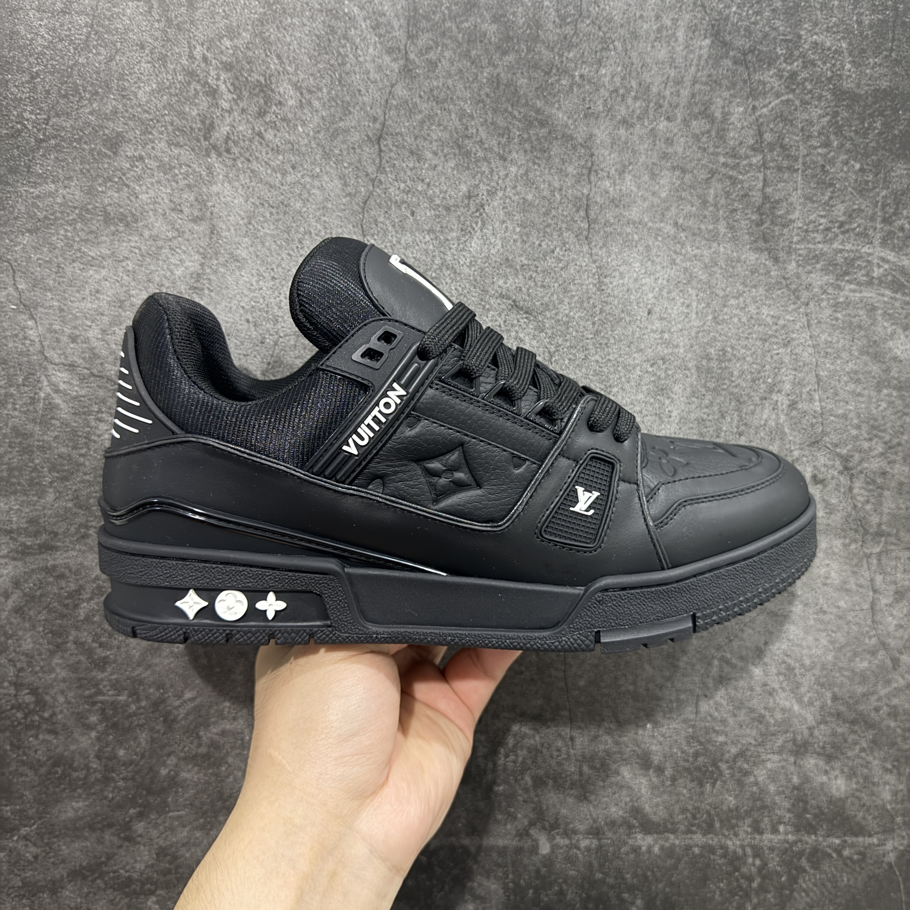 Louis Vuitton  Trainer Sneaker T538007 | Yoyubuy Spreadsheet