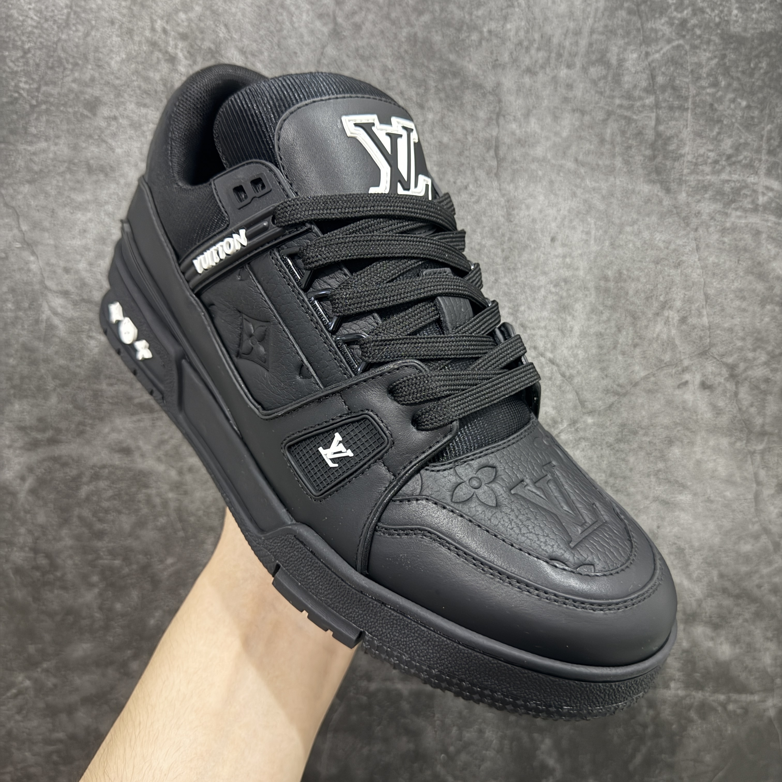 Louis Vuitton  Trainer Sneaker T538007 | Yoyubuy Spreadsheet
