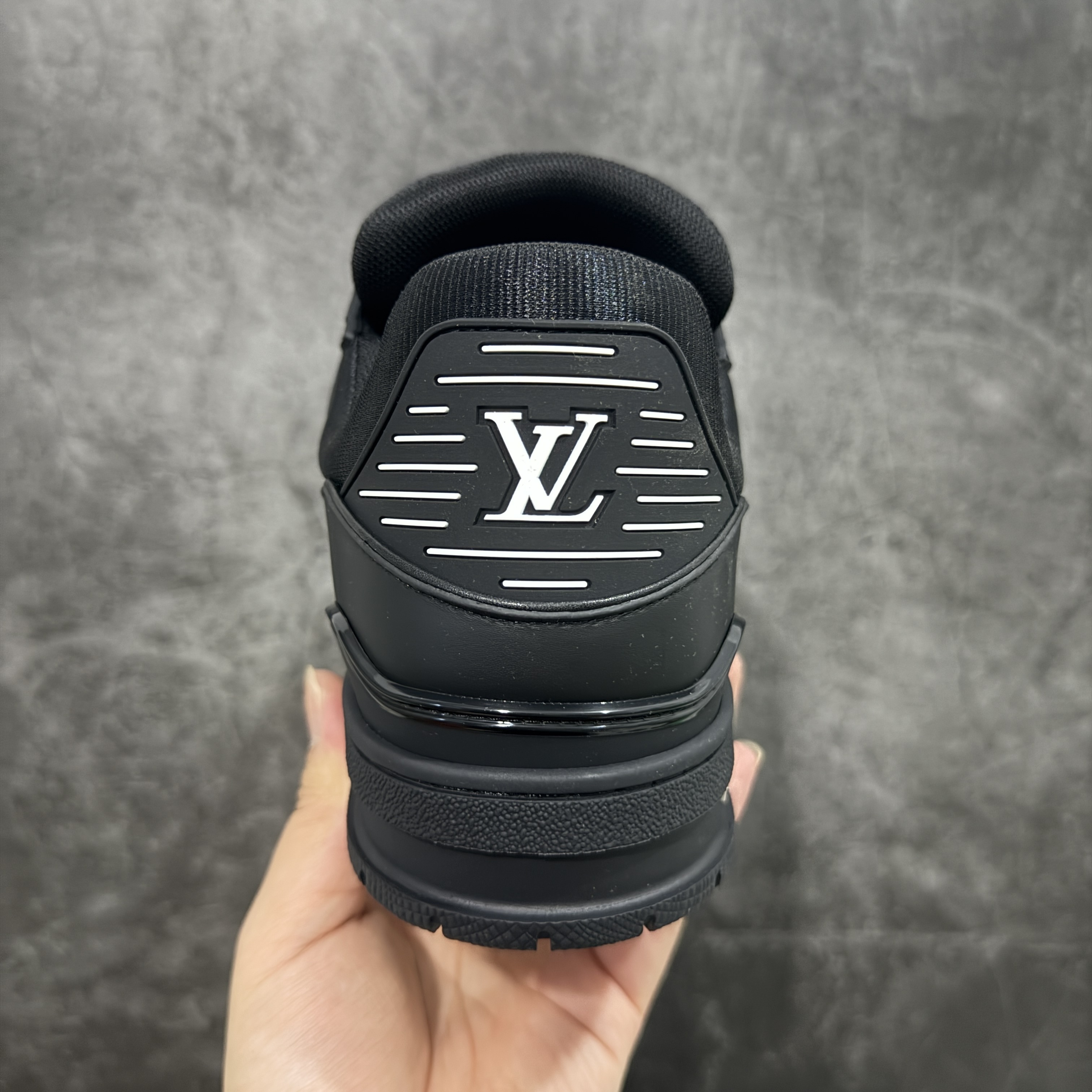 Louis Vuitton  Trainer Sneaker T538007 | Yoyubuy Spreadsheet