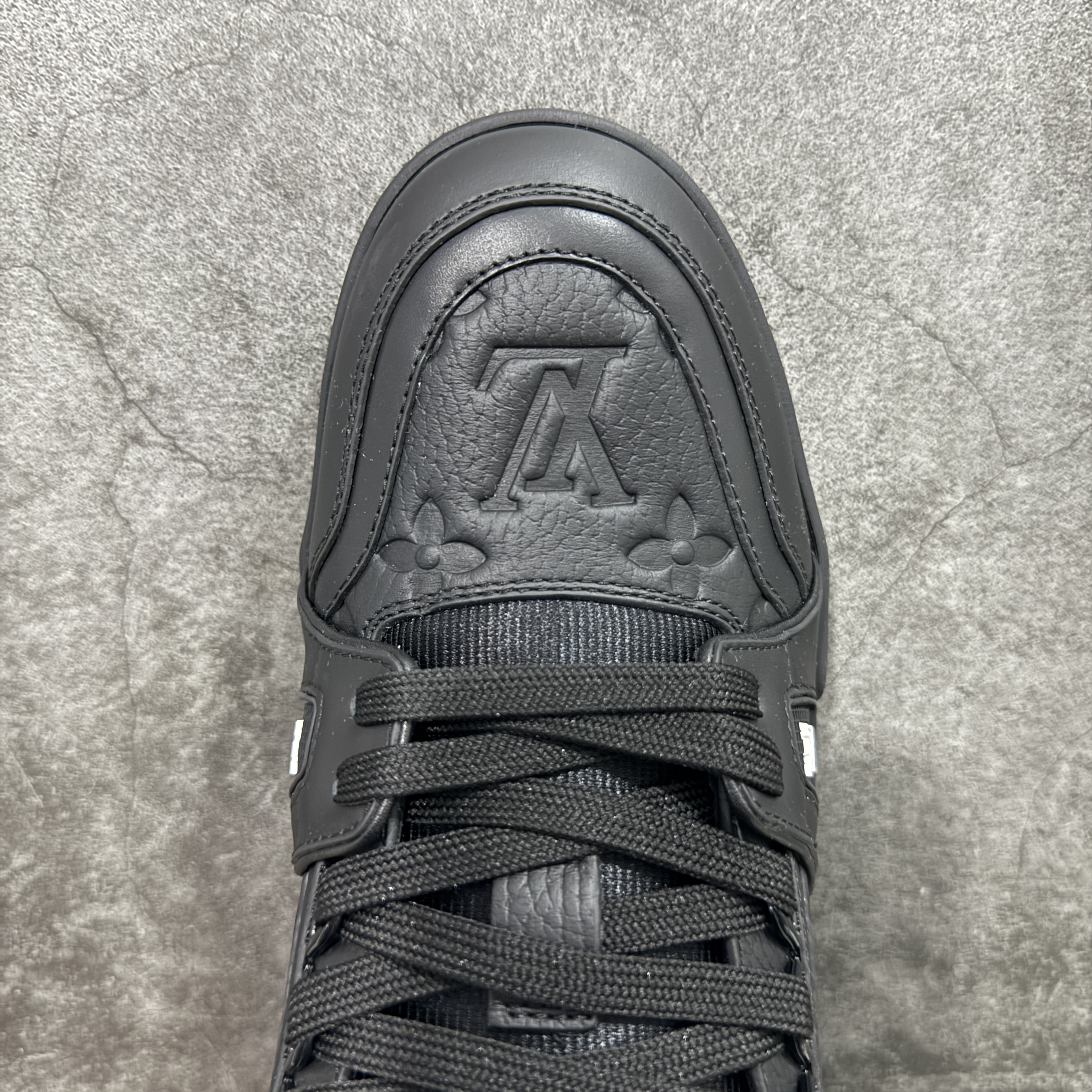 Louis Vuitton  Trainer Sneaker T538007 | Yoyubuy Spreadsheet