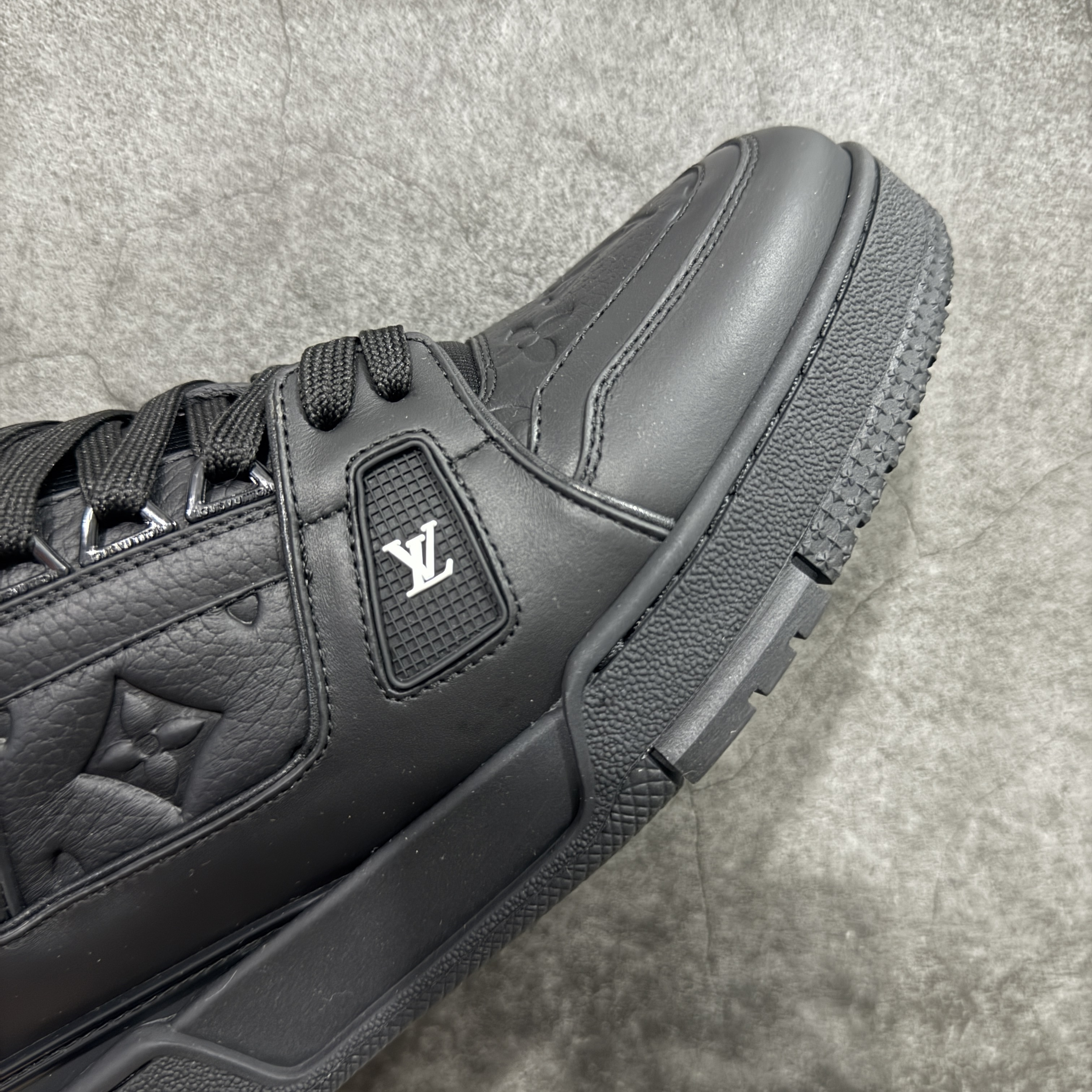 Louis Vuitton  Trainer Sneaker T538007 | Yoyubuy Spreadsheet