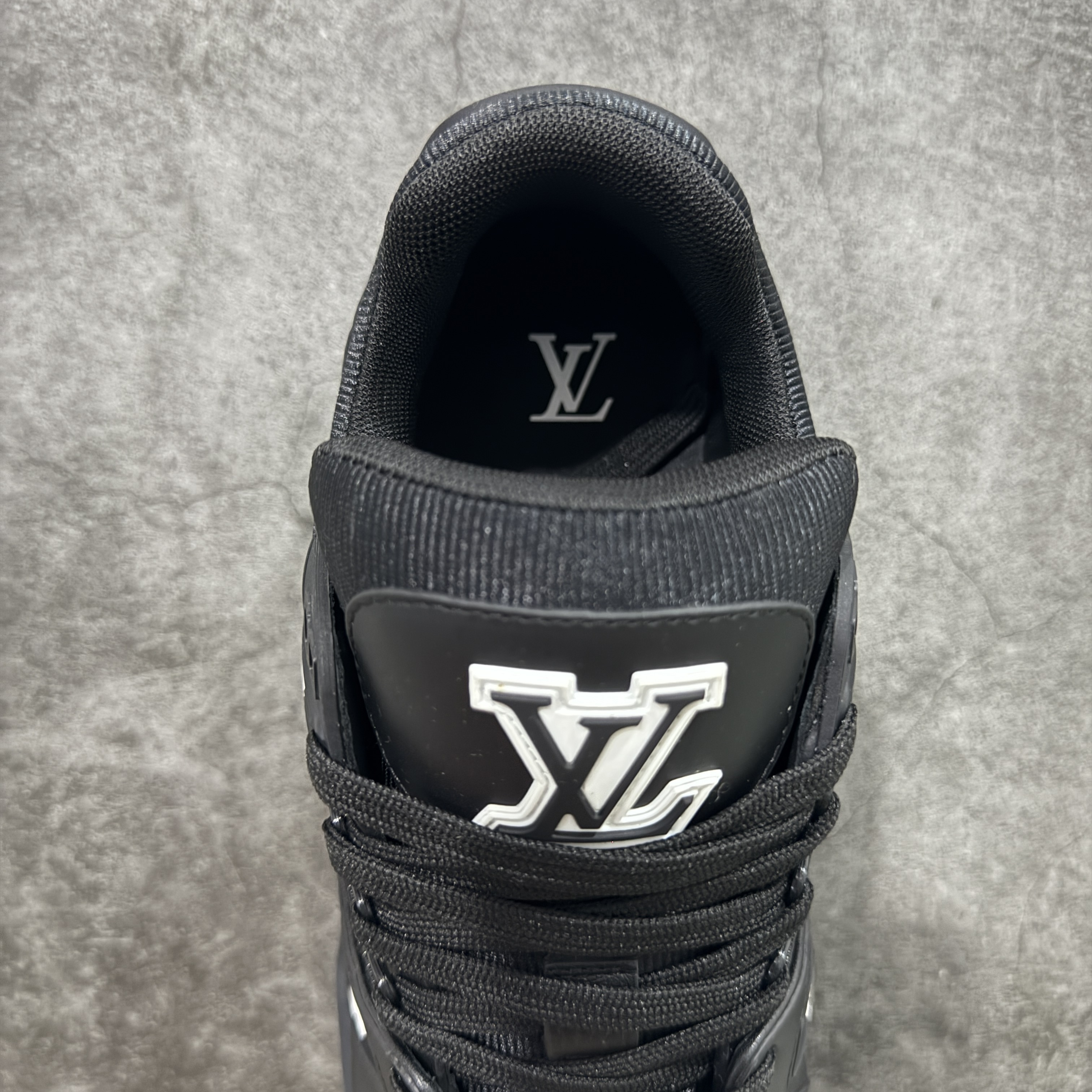 Louis Vuitton  Trainer Sneaker T538007 | Yoyubuy Spreadsheet