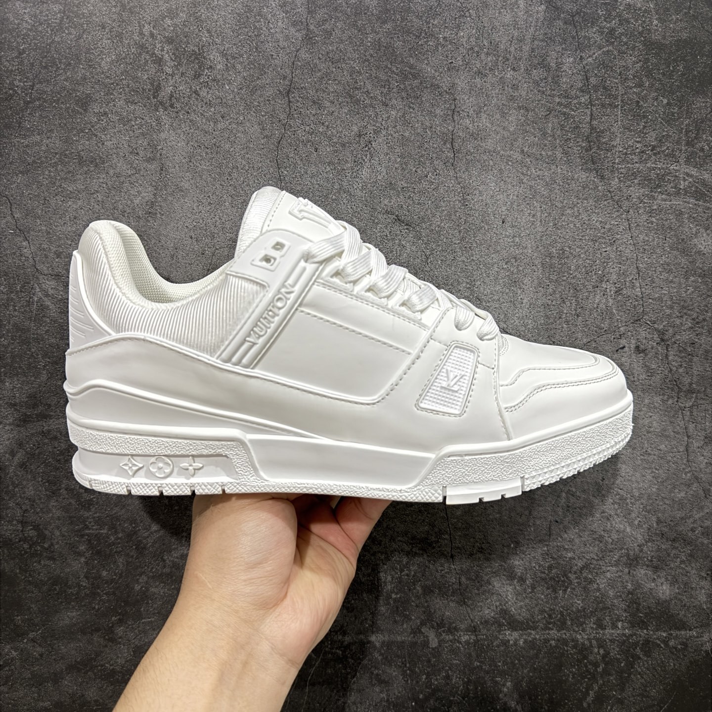 Louis Vuitton Trainer Sneaker T538008 | Yoyubuy Spreadsheet