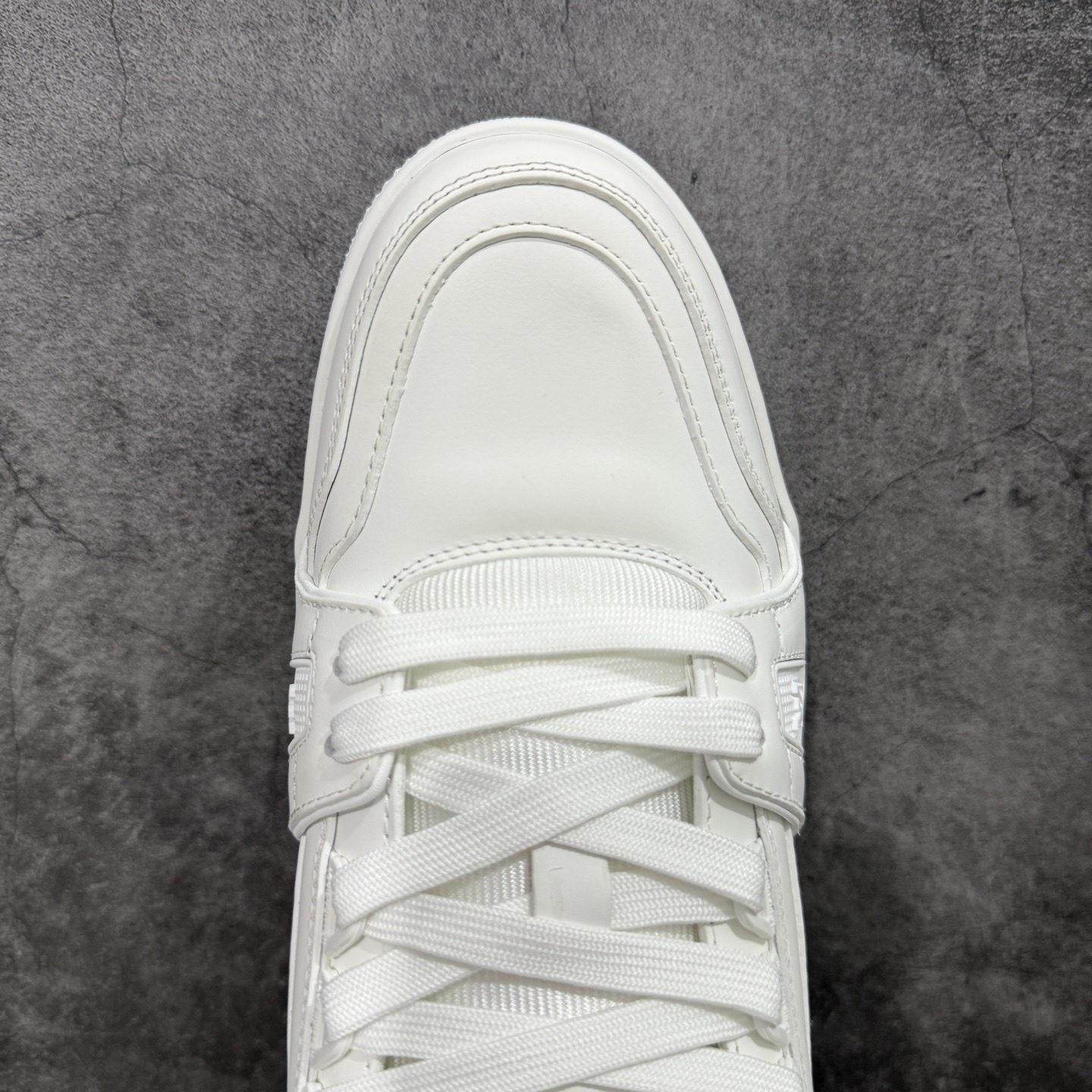 Louis Vuitton Trainer Sneaker T538008 | Yoyubuy Spreadsheet