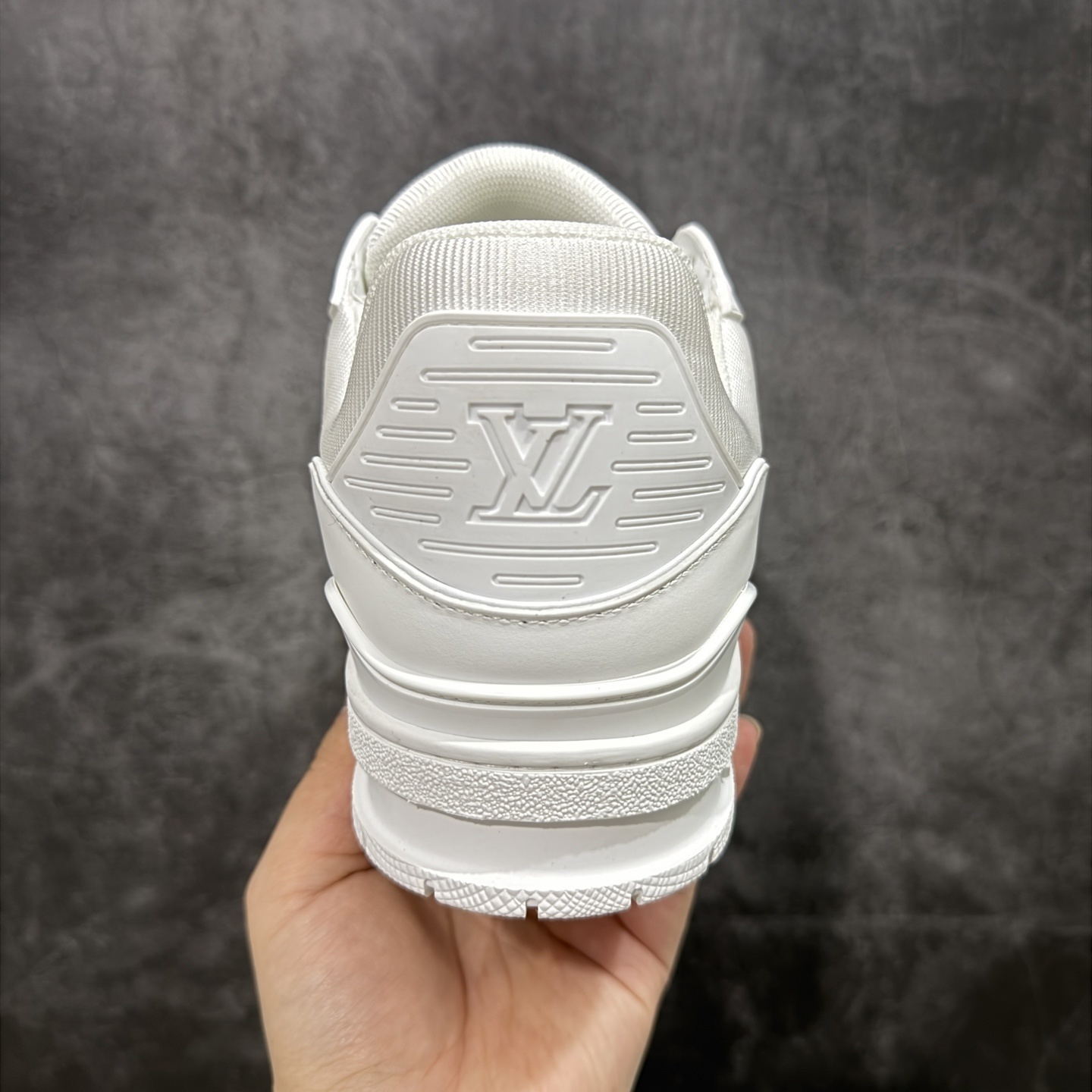 Louis Vuitton Trainer Sneaker T538008 | Yoyubuy Spreadsheet