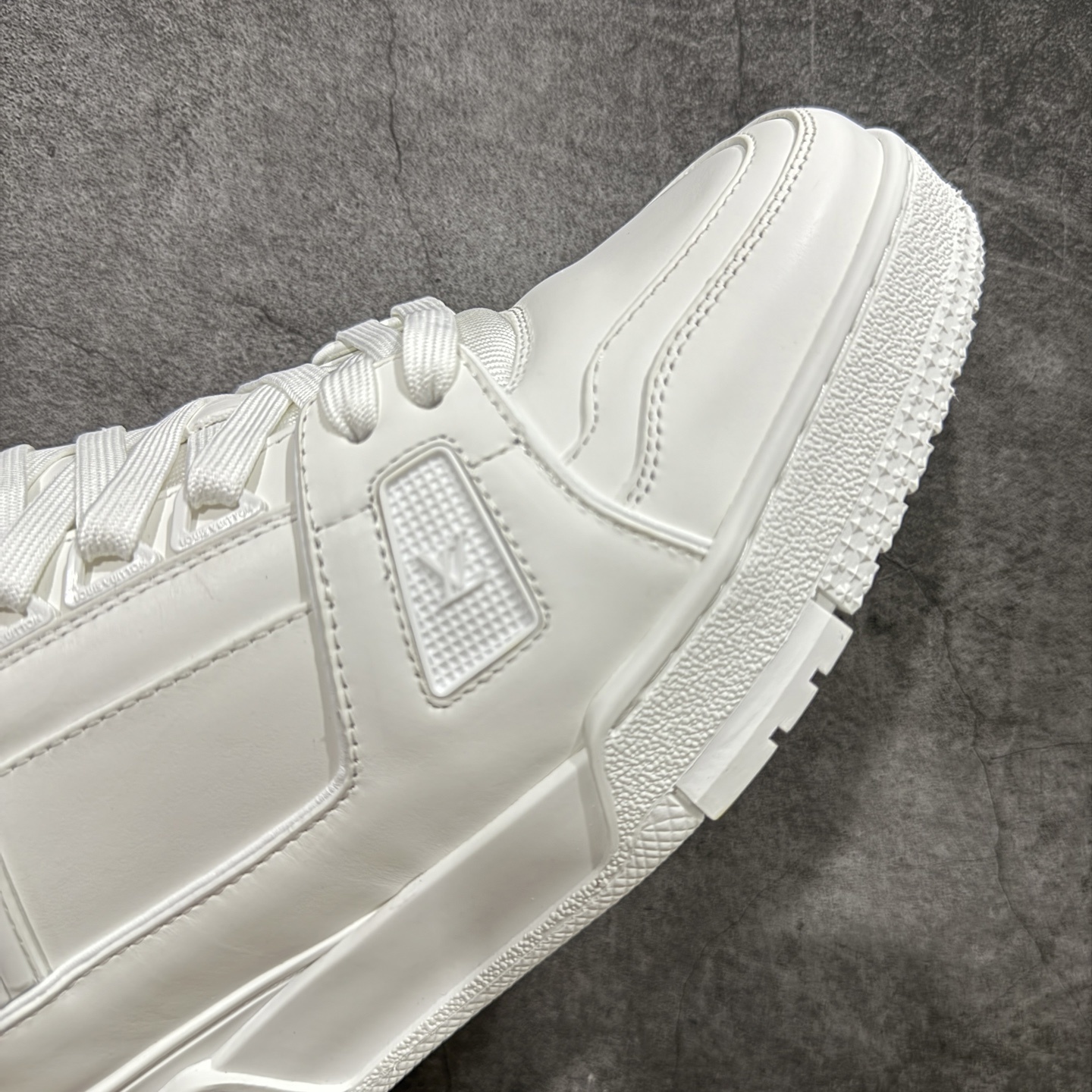 Louis Vuitton Trainer Sneaker T538008 | Yoyubuy Spreadsheet