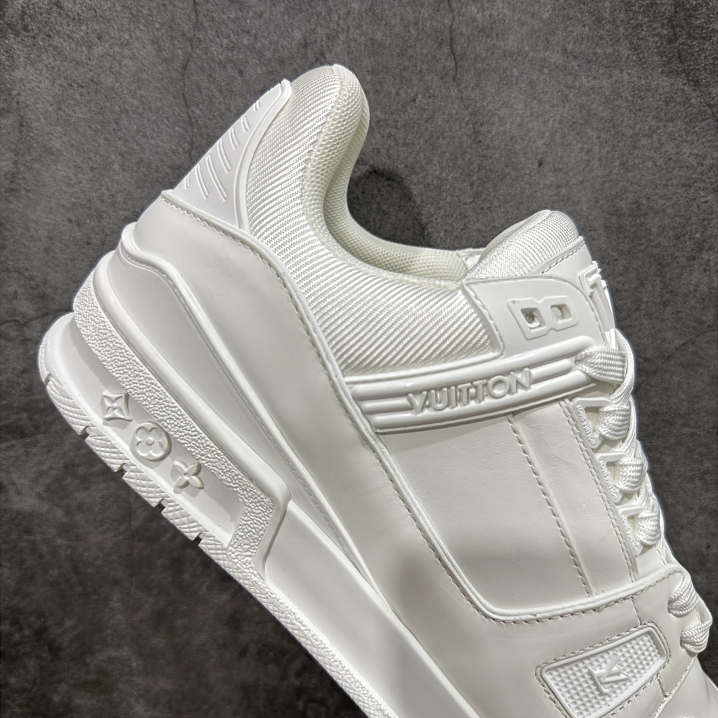 Louis Vuitton Trainer Sneaker T538008 | Yoyubuy Spreadsheet