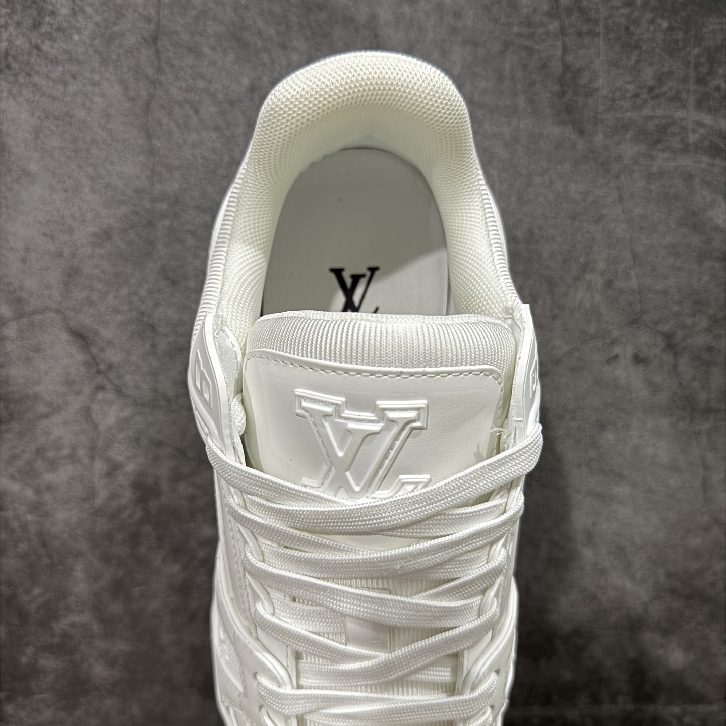 Louis Vuitton Trainer Sneaker T538008 | Yoyubuy Spreadsheet