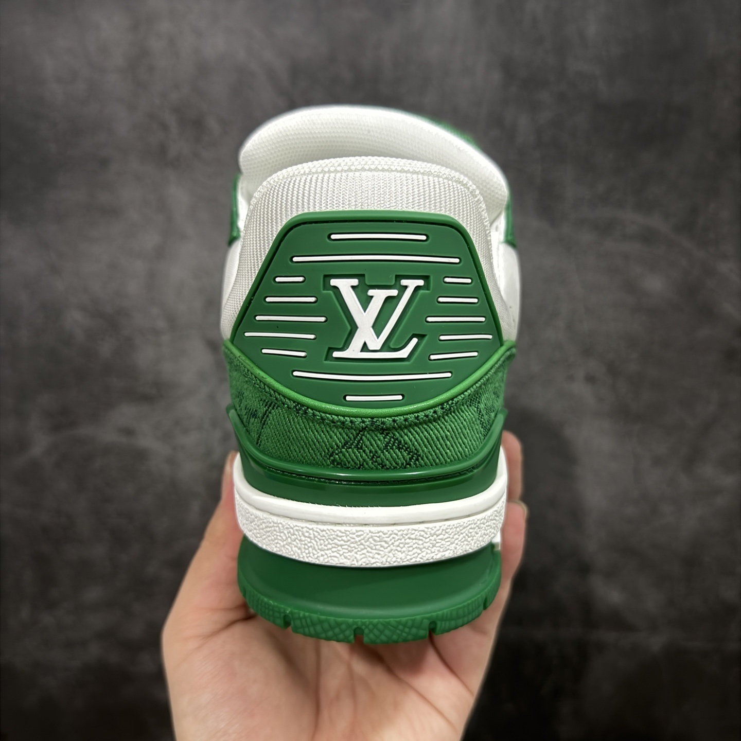 Louis Vuitton Trainer Sneaker T538009 | Yoyubuy Spreadsheet