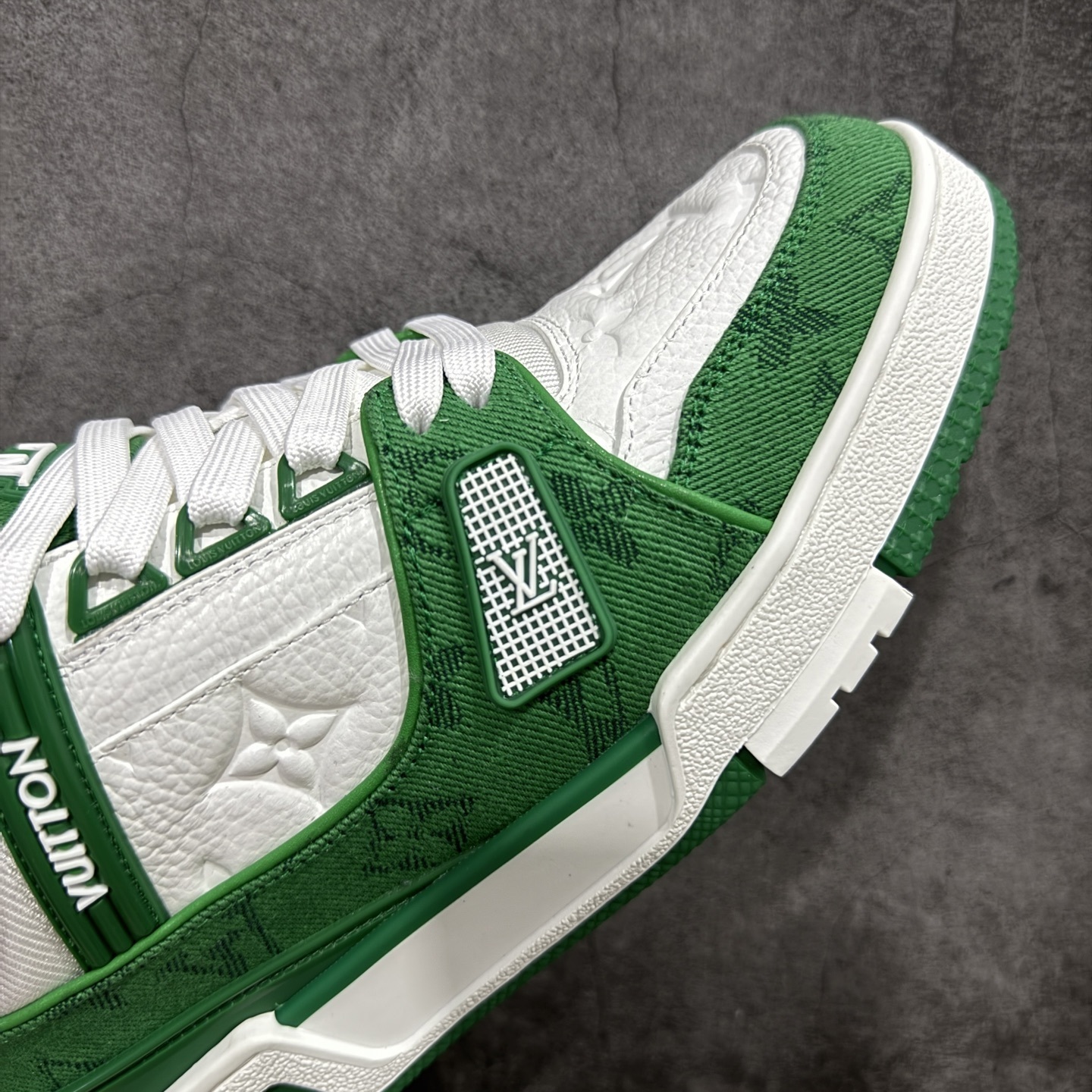 Louis Vuitton Trainer Sneaker T538009 | Yoyubuy Spreadsheet
