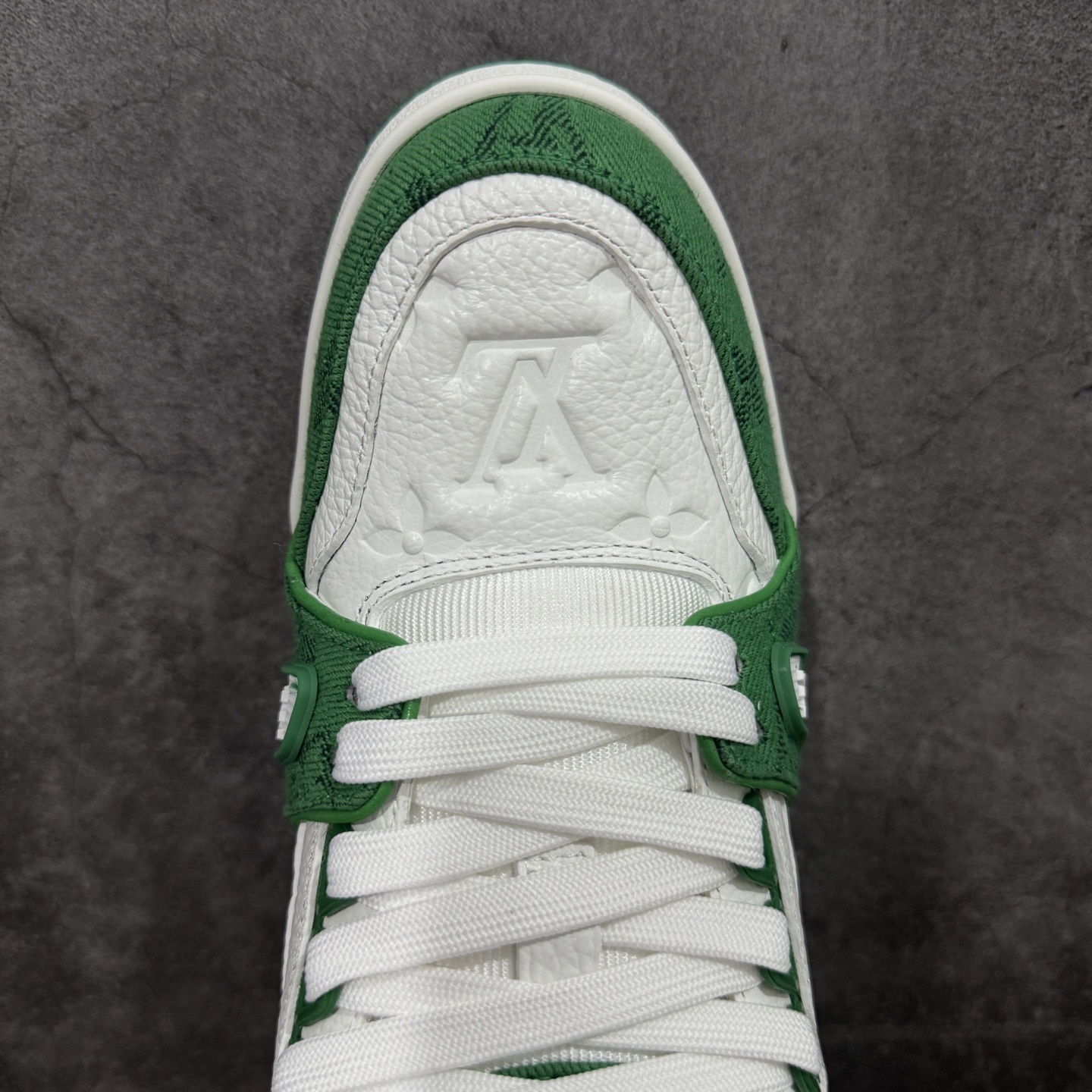 Louis Vuitton Trainer Sneaker T538009 | Yoyubuy Spreadsheet