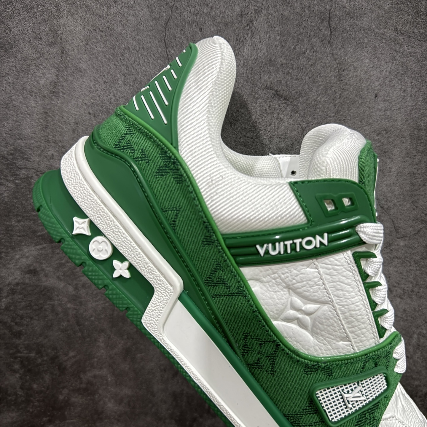 Louis Vuitton Trainer Sneaker T538009 | Yoyubuy Spreadsheet