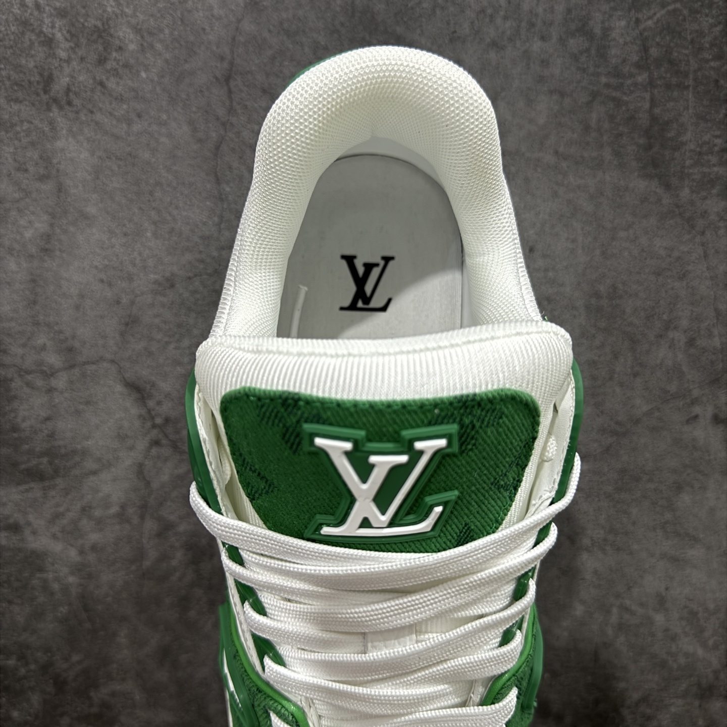 Louis Vuitton Trainer Sneaker T538009 | Yoyubuy Spreadsheet