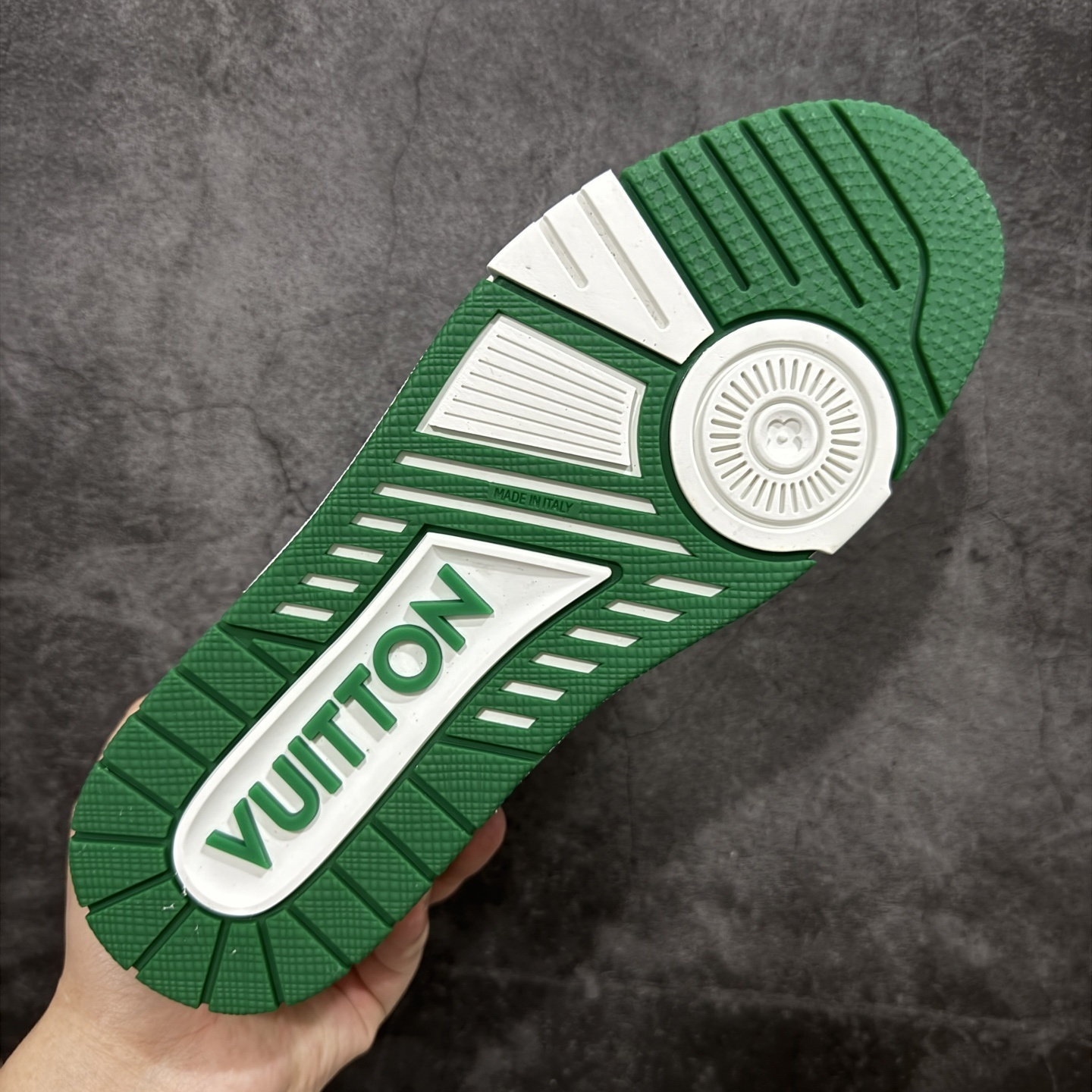 Louis Vuitton Trainer Sneaker T538009 | Yoyubuy Spreadsheet
