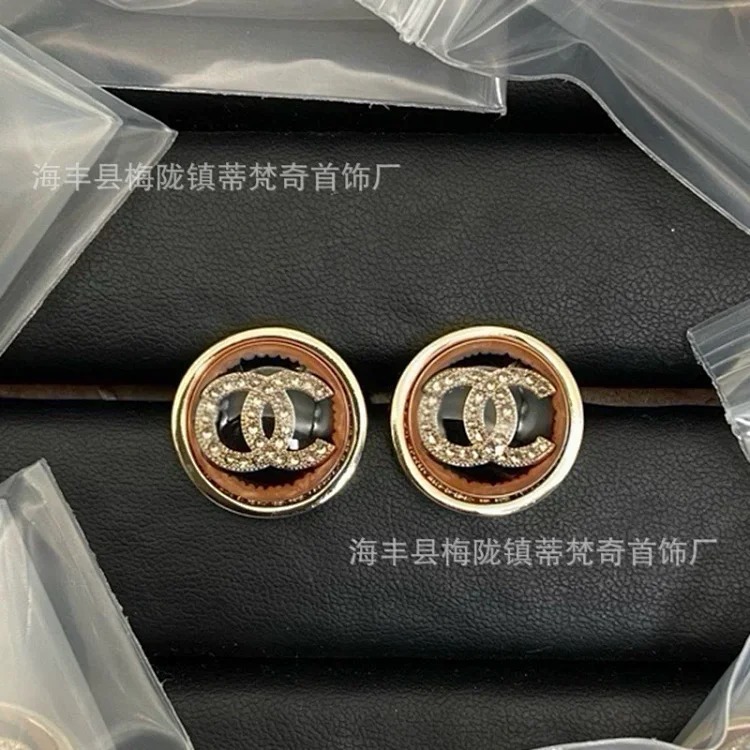 Chanel New Vintage Pearl Heart Earrings