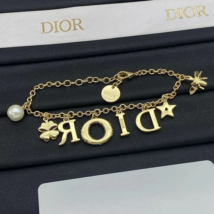 Dior New Fashion Versatile Pearl Bracelet