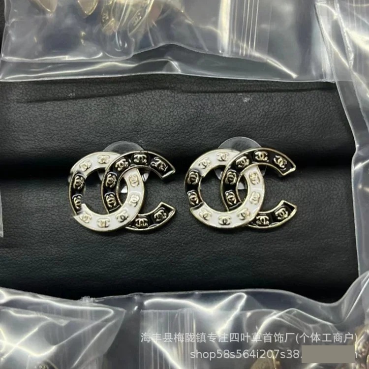 Chanel New Fashion Premium Heart Earrings