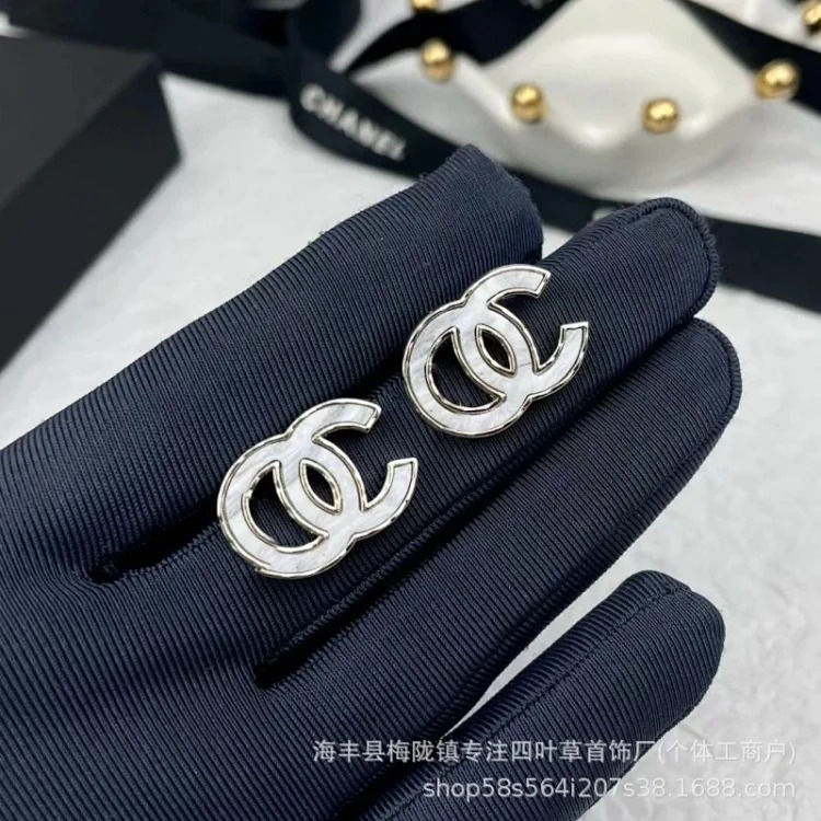 Chanel New Fashion Premium Heart Earrings