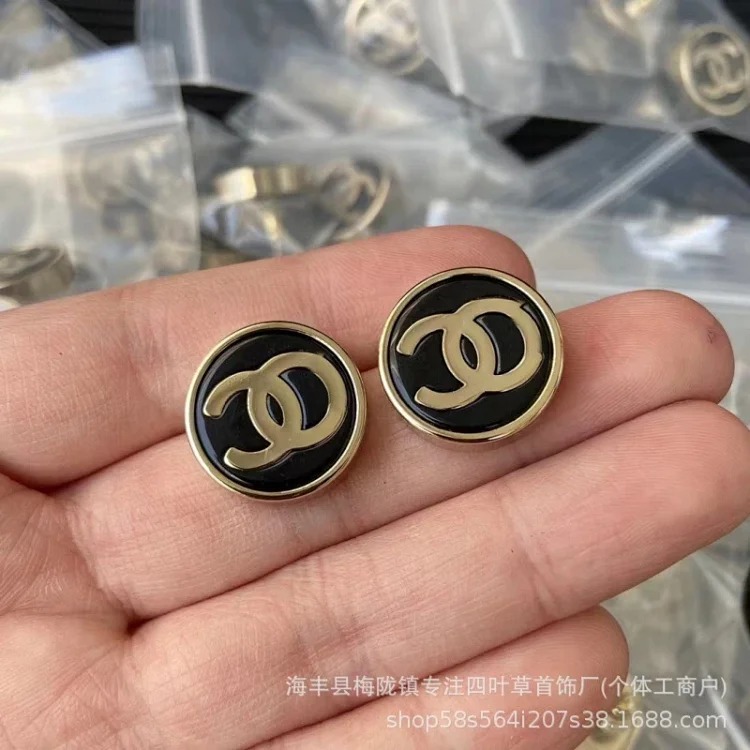 Chanel New Fashion Premium Heart Earrings