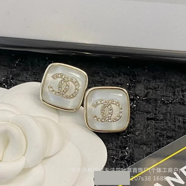 Chanel New Fashion Premium Heart Earrings