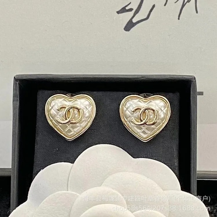 Chanel New Fashion Premium Heart Earrings